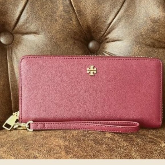 Authentic Tory Burch Emerson Full Size Zippy Wallet with Wristlet - Picture 1 of 9